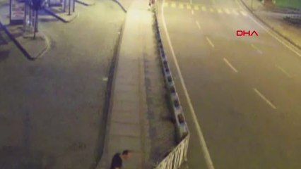 Rize Süs Saksılarını Tahrip Eden Güvenlik Görevlisi Gözaltına Alındı Hd