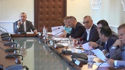 Report Tv - Të djegurit nga vettingu, PS ndryshon qëndrim: Jo avokatë