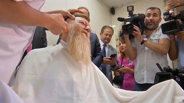 برلماني معارض ينهي احتجاج اللحية بعد رفع حالة الطوارئ في تركيا