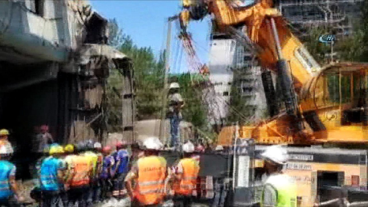 Göçük altında kalan 1 işçinin cesedine ulaşıldı