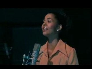 Ayo  :  Help is Coming (Clip)