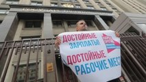 Decenas de personas protestan en Rusia por proyecto de ley que eleva la edad de jubilación