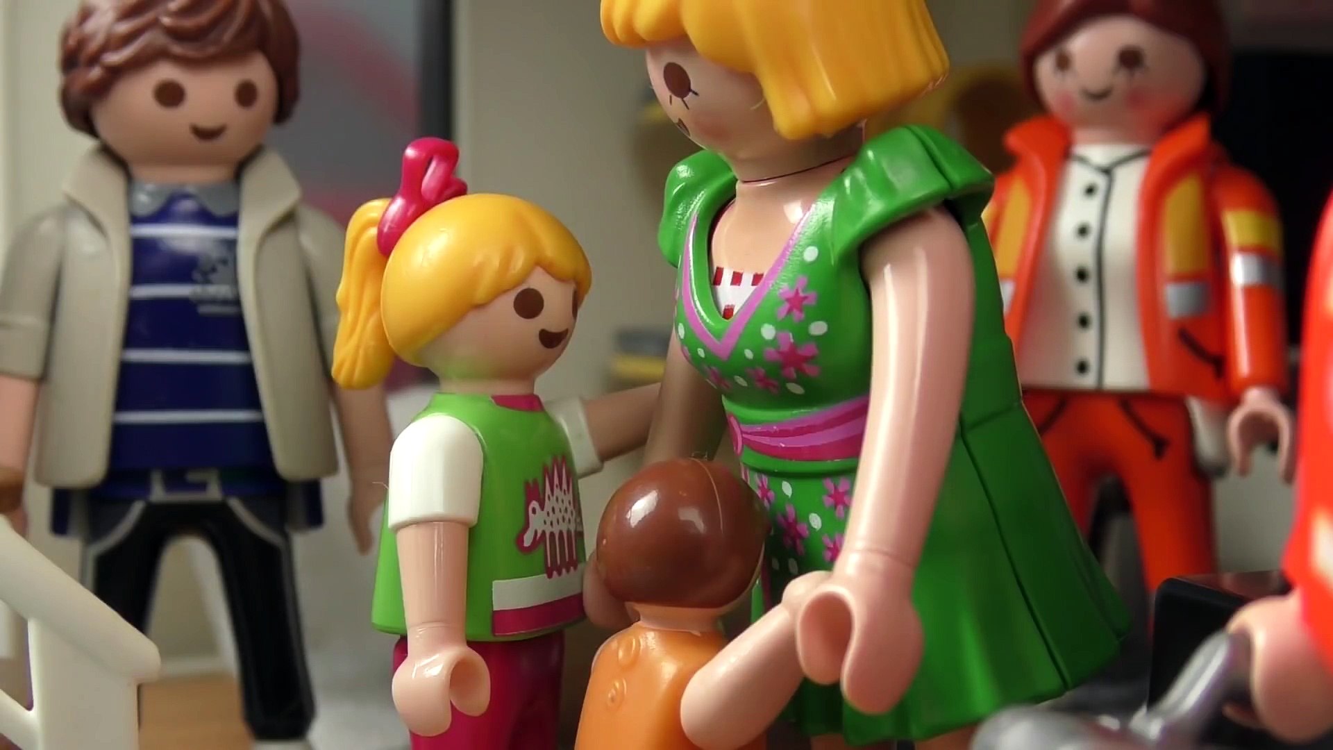 ⁣ماما عبير في المستشفى - عائلة عمر - أفلام بلاي