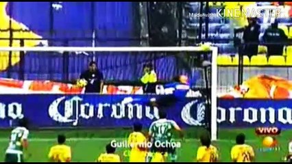 Top 10 IMPOSSIBLE SAVES IN FOOTBALL HISTORY