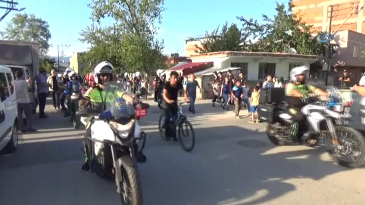 Şehit Polisin Anısına 100 Çocuk Sünnet Ettirildi