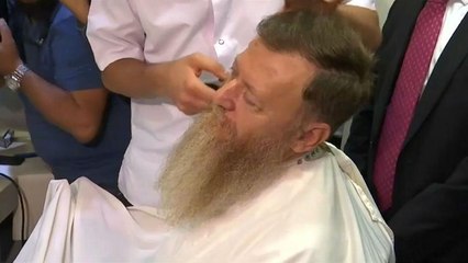 سیاستمدار ترک پس از پایان وضعیت اضطراری ریشش را تراشید