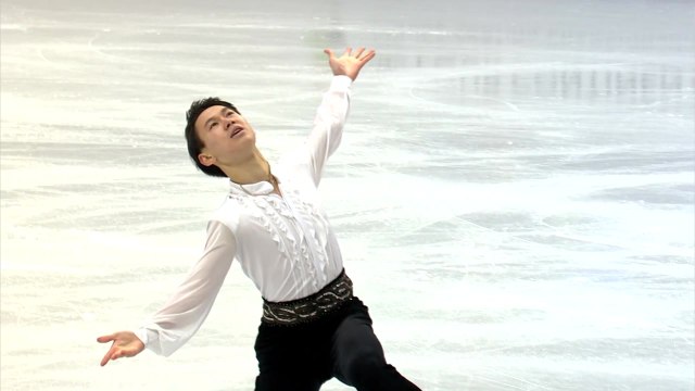 한국계 카자흐 피겨 영웅 '데니스 텐' 흉기 찔려 사망 / YTN