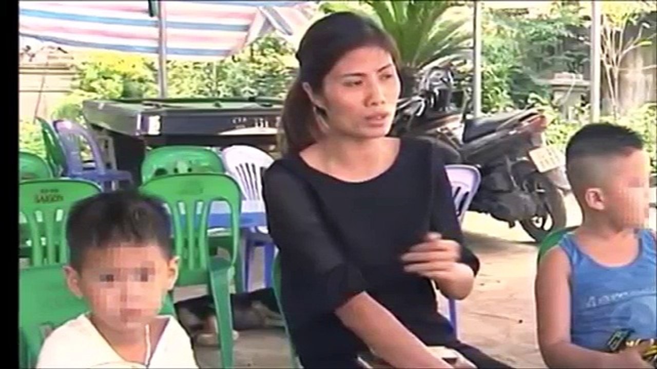 Vụ trao nhầm con ở Ba Vì: Chị Hương bật k.h.ó.c trong buổi lễ trao nhận con