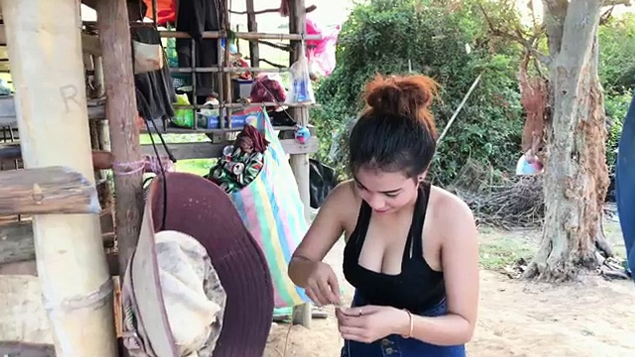 Amazing Girls Net Fishing with Water snake in Rice fields - Top Viral Videos 2017