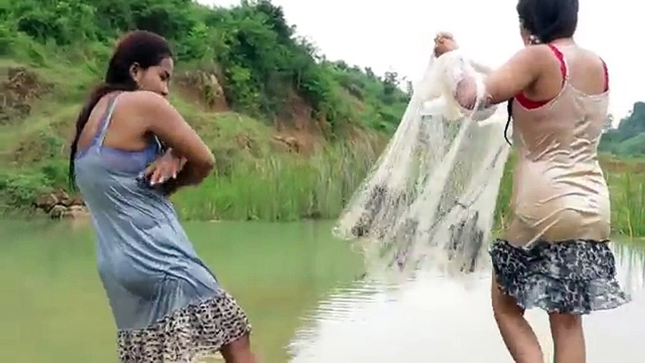 Beautiful Girl Fishing Amazing Fishing at Battambang How To Catch Fish By Hand Part136