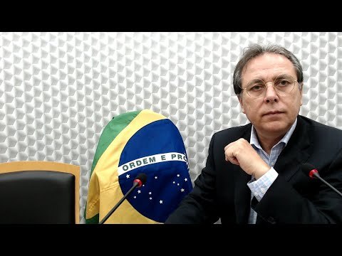Ciro, rejeitado pelo centrão vira petista e defende Lula livre