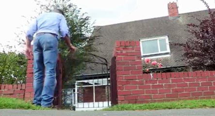 Homes Under the Hammer S17 - Ep03 April 3rd, 2013 - Part 02 HD Watch