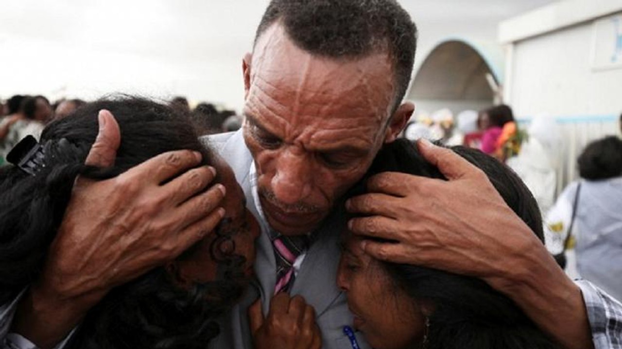 Photos: How Eritreans welcomed Ethiopians at Asmara airport