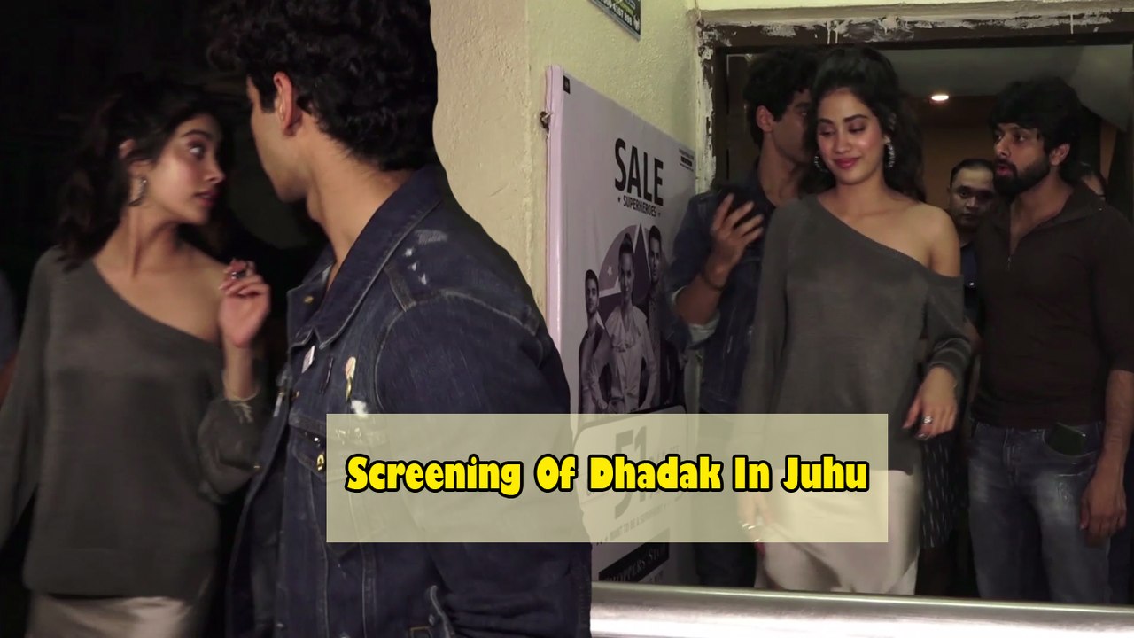 Jhanvi Kapoor's BOYFRIEND Ishaan Khattar SAVES Her From CRAZY FANS Outside PVR Cinema Juhu | Dhadak