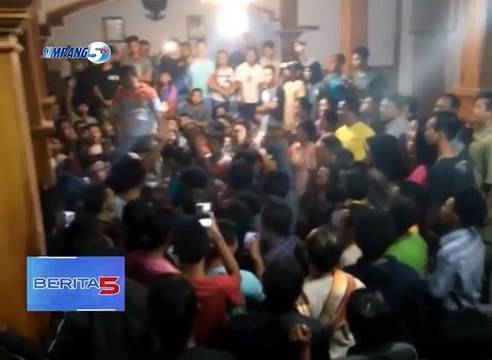 Oknum Kades Tepergok Mesum, Warga Desa Tuntut Oknum Kades Dicopot Dari Jabatan