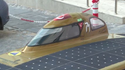 Bakan Varank İTÜ Güneş Arabası Ekibi'ni Kabul Etti