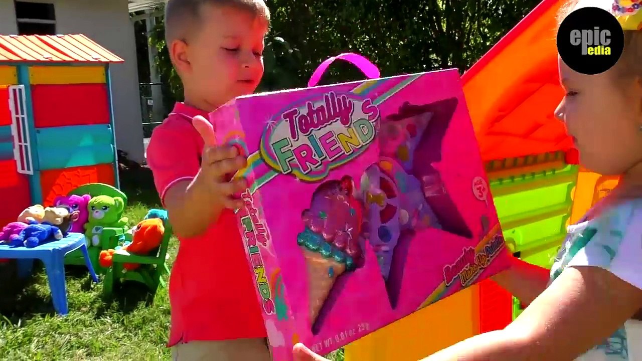 Roma and Diana Pretend Play with Playhouse for kids, Funny video Compilation