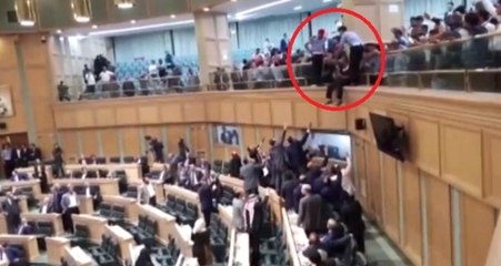 Ürdün Meclisinde İntihar Girişimi! Başbakan Destekçisi Vatandaş Kendini Balkondan Aşağı Attı