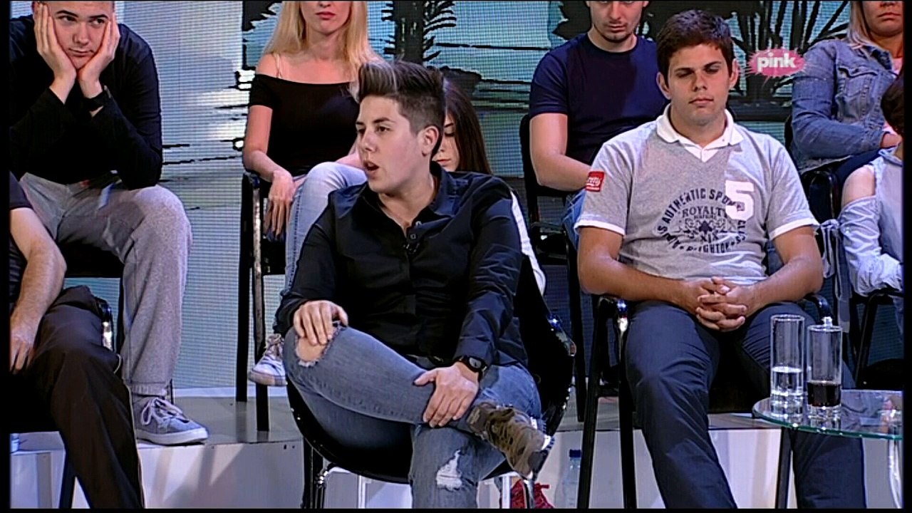 GLEDALAC VERNIK OPLEO PO VEZI SANJE I JOVANE: Nismo još mi prskani kao nacija te zato ne podržavamo takvu ljubav, to nije po BIBLIJI, TO JE BOLESNO! Onda mu je Sanja ODBRUSILA ZA SVE PARE!