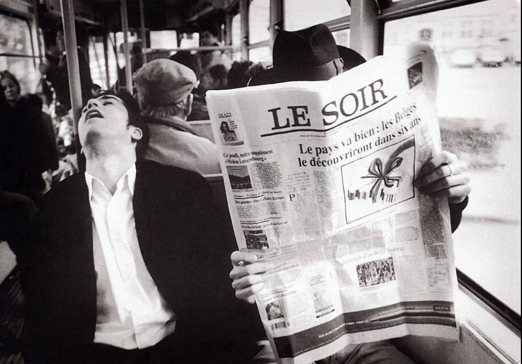 Carte postale : "Le pays va bien, les Belges le découvriront dans six ans"