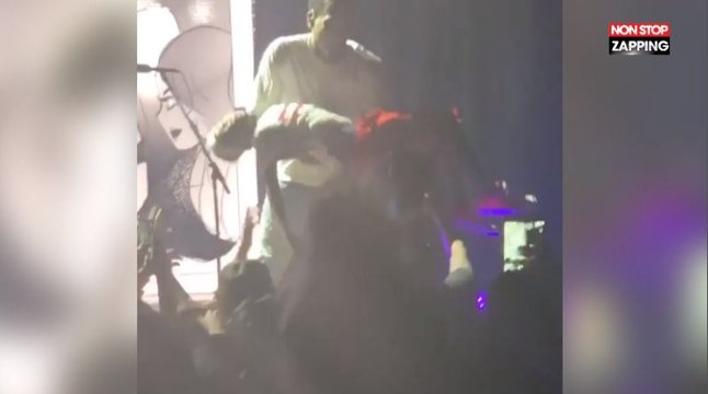 Chris Brown : Invité à monter sur scène, un enfant s'évanouit dans ses bras (Vidéo)