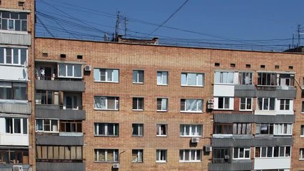 Un homme essaye le zoom phénoménal de son appareil photo !