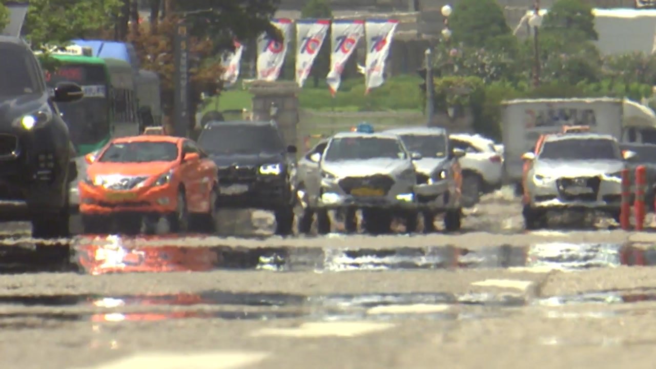 경남 창녕 39.3℃, 최고 폭염 엄습...내일 더 덥다 / YTN