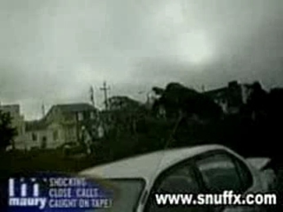Violent Crash moto vs voiture