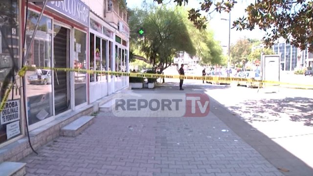 Report Tv - Pamje nga vendi ku disa të rinjë në Vlorë u përfshin në një sherr masiv