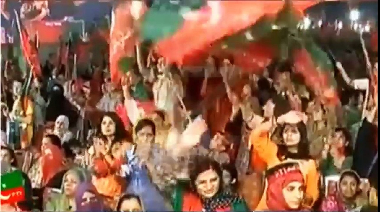 Malkoo Entry in PTI Jalsa ¦ Go Nawaz Go ¦ Gali Gali Main Shor Hey Sara Tabar Chor Hey