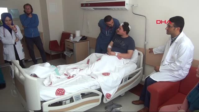 Şanlıurfa Parke Taşıyla Saldırıya Uğrayan Doktora, Dört Bir Yandan 'Geçmiş Olsun' Çiçeği