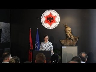 Diplomohen 43 kadetë të rinj, Xhaçka: Nuk do të jenë vetëm oficerë me armë