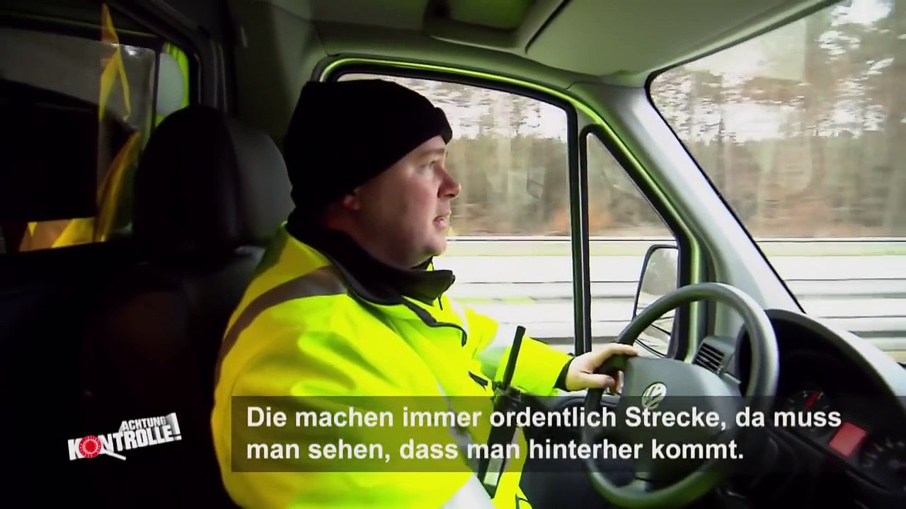 Verfolgungsjagd mit Blaulicht! Bulgarischer Truck haut ab! | Achtung Kontrolle | kabel eins