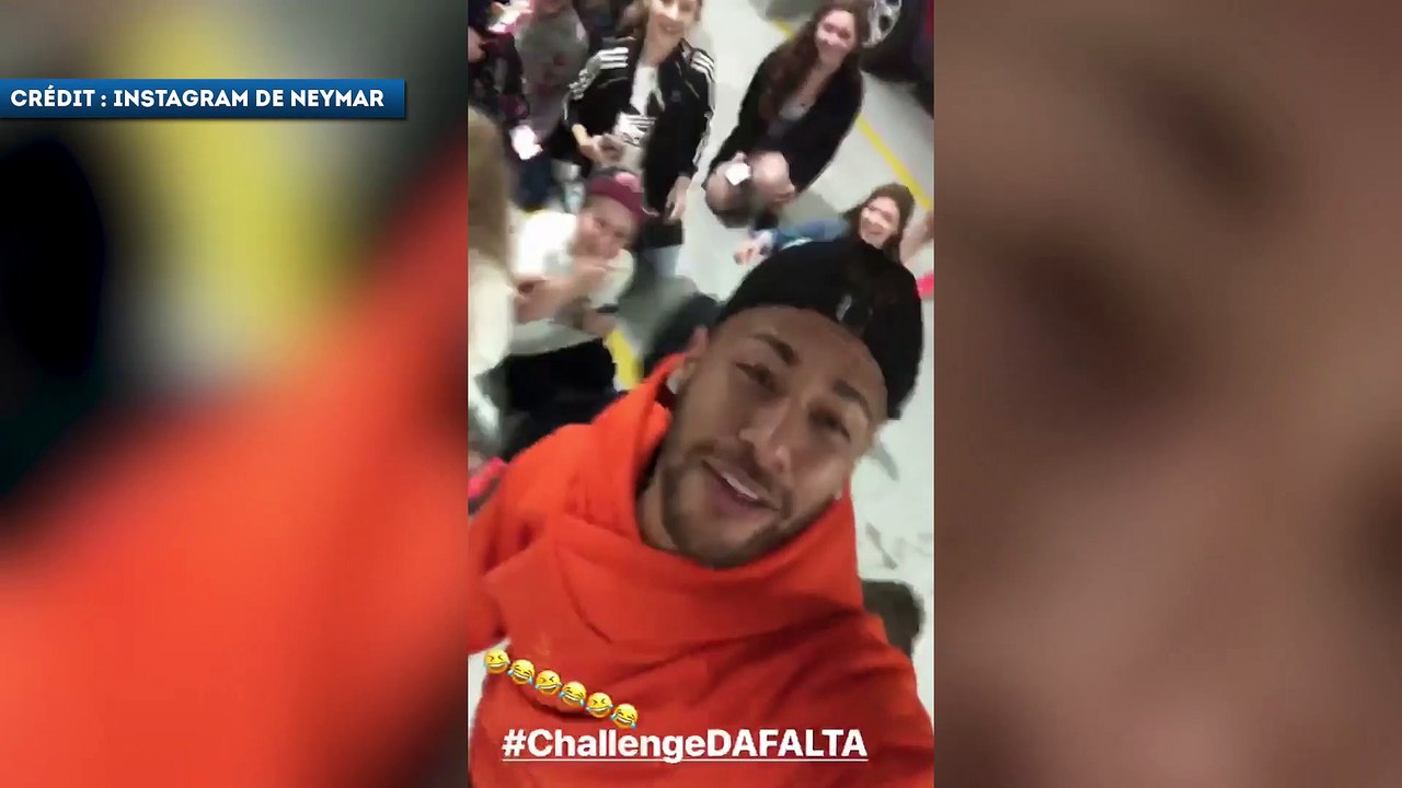 Neymar se moque du #NeymarChallenge