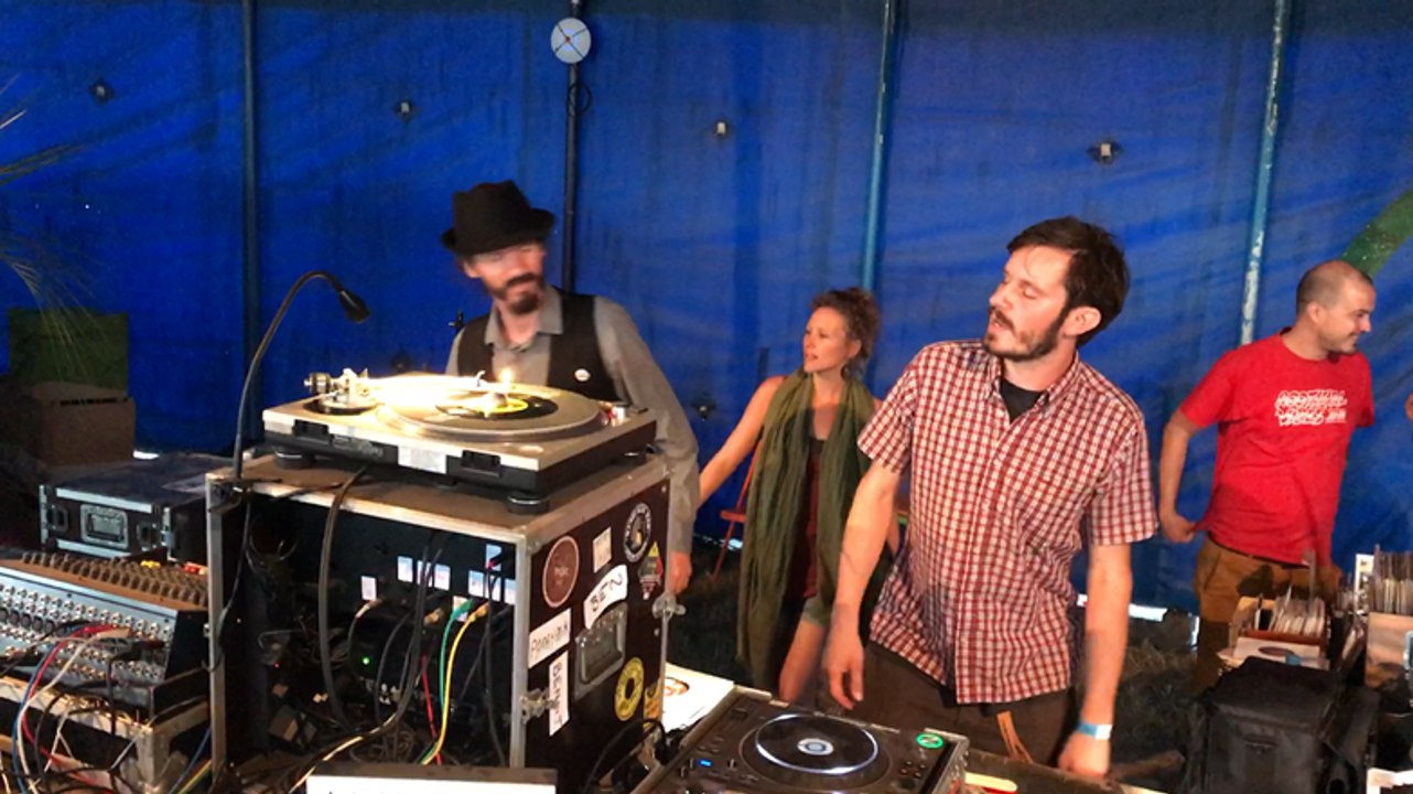 Invalved Sound system meets Manu Discomix & The Roots Travellers