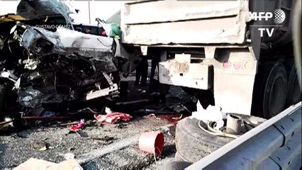 Accidente deja 12 muertos en el centro de México