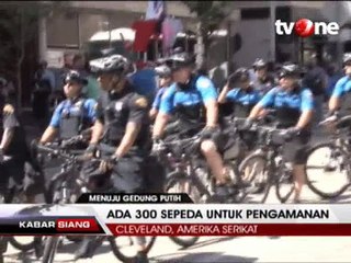 Pengamanan Lokasi Konvensi Trump Oleh Polisi Bersepeda