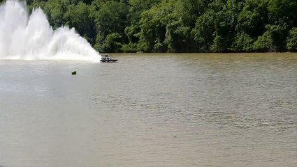 A Hydro Boat Ends Up In Pieces