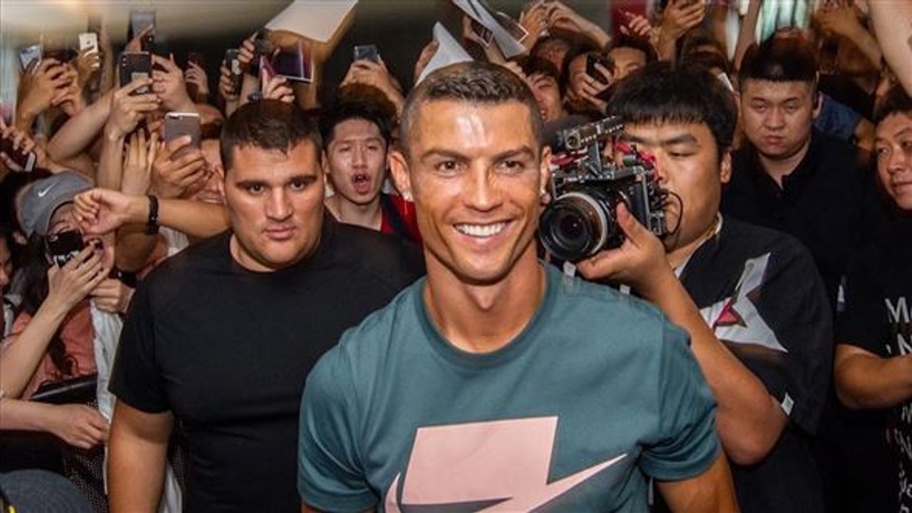 Pirouetten in der Verbotenen Stadt: Cristiano unterwegs in China