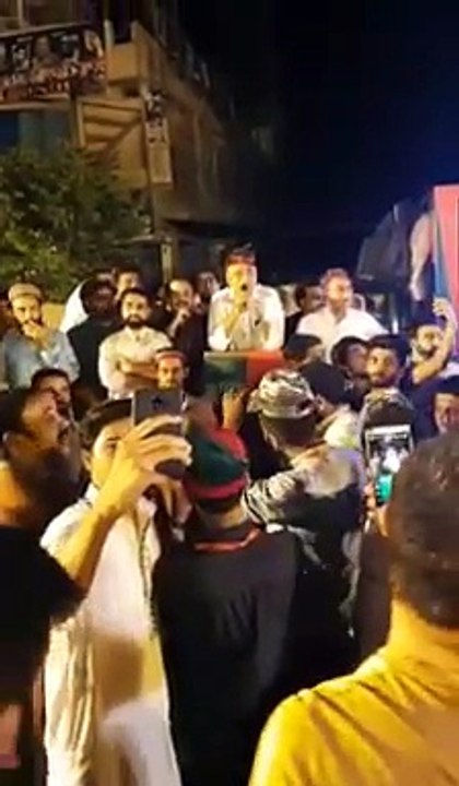 PMLN Gundas Firing During Asad Umer Speech