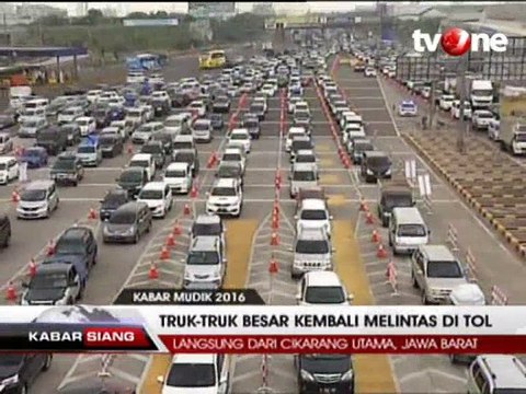 Arus Lalu Lintas di Tol Cikarang Utama Masih Padat