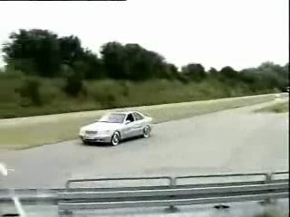 Video crash smart contre mercedes imprésionant