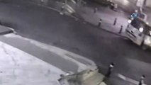 Fatih'te Cadde Üzerinde Yürüyen Yabancı Uyruklu Kişinin İki Kişi Tarafından Silahla Öldürülmesine...