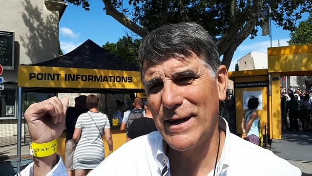 L'humoriste Tex au départ du Tour à St Paul-Trois-Chateaux