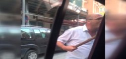 Taksici'den Uber Aracına Sopalı Saldırı