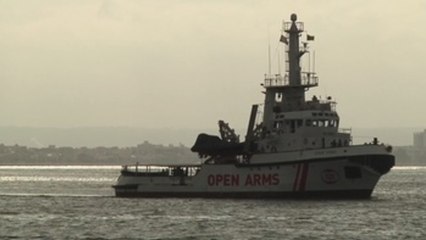 Open Arms entra al puerto de Palma para desembarcar superviviente y cadáveres