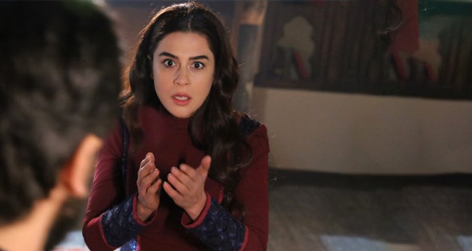 Oyuncu Irmak Şahin İle Evlenecek Olan Asena Tuğal, Kına Yakma Görüntülerini Paylaştı