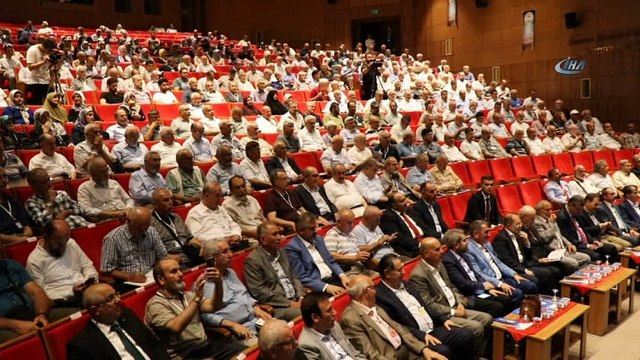 İsmail Kahraman:“Recep Tayyip Erdoğan artık Türkiye’nin devlet başkanı. Onun resmi kurumlara asılmalı”