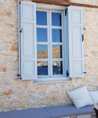Η Πόπη Τσαπανίδου κάνει διακοπές με τις κόρες της