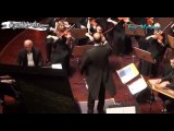 Hem Müzisyenleri Hem Seyircilerinin Alkışlarını Yöneten Orkestra Şefi Nadir Abbasi